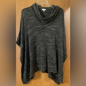 Splendid Heathered Charcoal Grey Cowl Neck Poncho. Size Medium